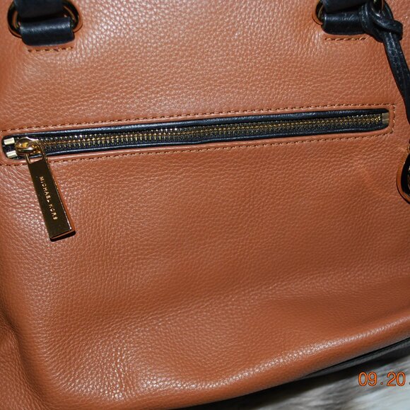 Michael Kors Black & Tan bag - Picture 8 of 9